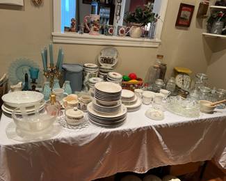 Miscellaneous glass ware. 
