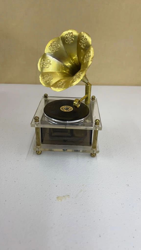 Multiple Estate Gallery Auction in O Fallon, MO starts on 1/16/2024