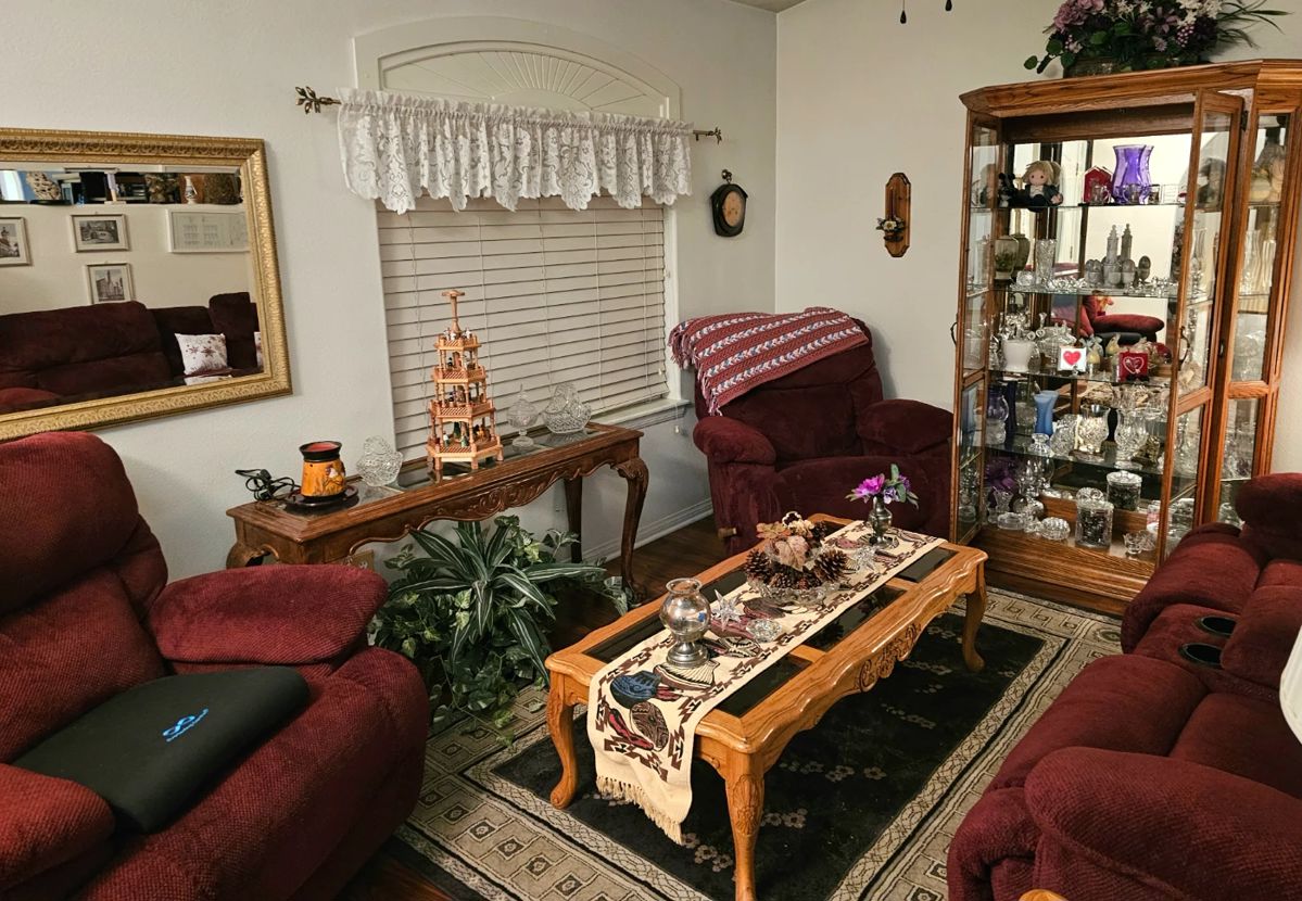 **LAST DAY**Kate's Estate SaleApple Valley starts on 1/19/2024