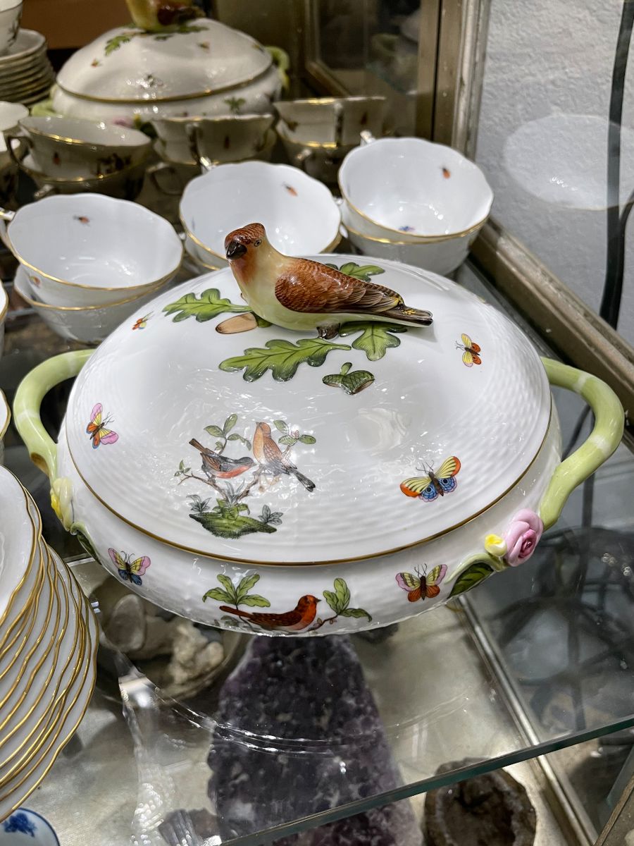 DESIGNER WAREHOUSE SALE!! HEREND, BACCARAT... starts on 1/20/2024