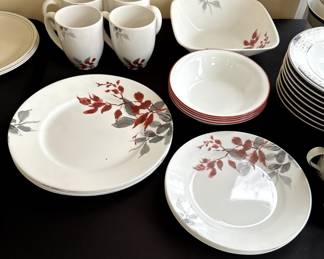 Corelle 4 serving set with serving bowl