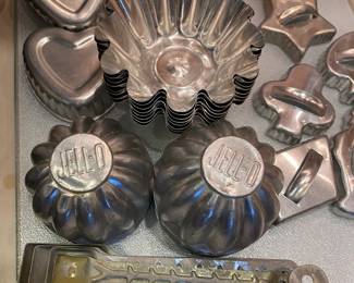 Vintage Aluminum Jello Cups, Measuring Spoons, Cookie Cutters