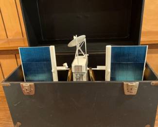 Solar Electric Propulsion Spacecraft Contractor Model w Original Case