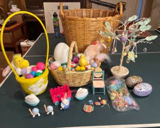 Vintage & Modern Easter Decorations - Snoopy Woodstock