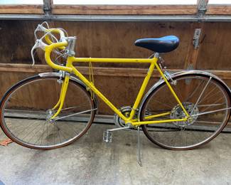 Vintage 1970s Schwinn Super Sport Men's Bike in Kool Lemon