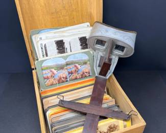 Antique Underwood & Underwood Stereoscope Viewer and Cards