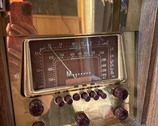 Vintage Magnavox Collaro Conquest Record Player & Tube Radio Cabinet