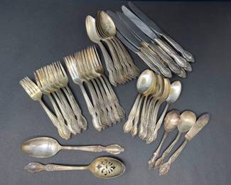 Vintage Wm. Rogers & Son Victorian Rose Silver Plate - 8 Place Settings