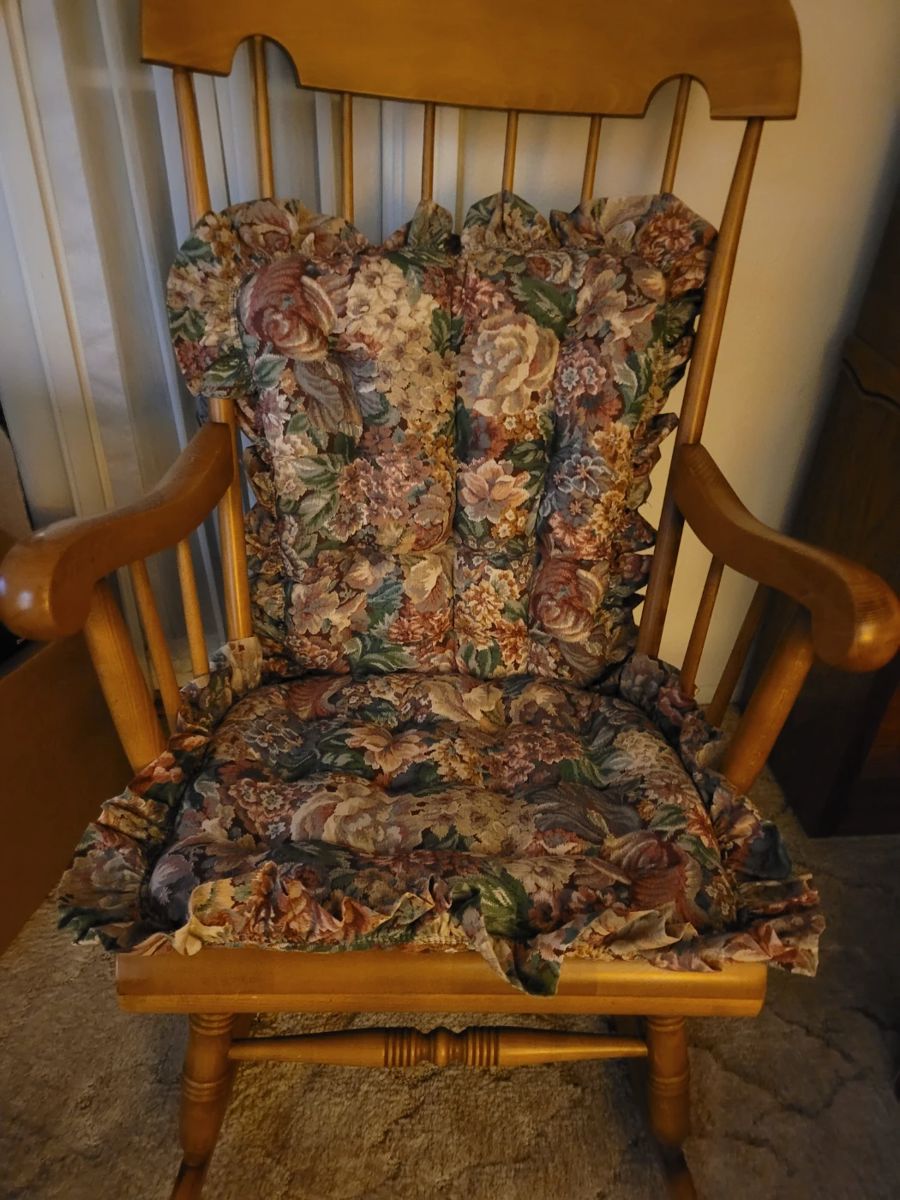 Rocking chair 
