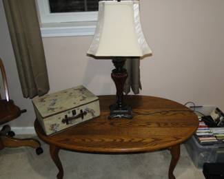 Large oval table, perfect project piece