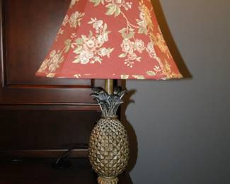 Nice little pineapple accent lamp