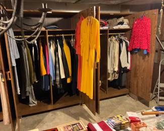 CLOSETS ARE FULL OF DESIGNER LADIES CLOTHING. SIZE SMALL TO MED.