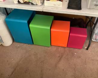 COLORFUL NESTING TABLES