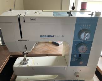 Bernina 910 Electronic Sewing Machine