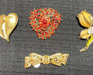 Vintage Brooches 