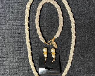 Pretty Vintage Twisted Pearl Necklace & Matching Braclet with Earrings