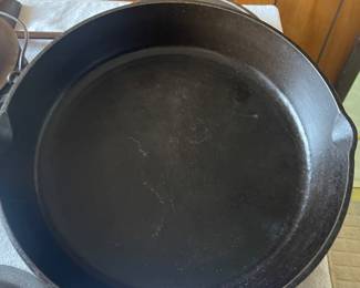 Vintage Cast Iron Lodge #10 Skillet