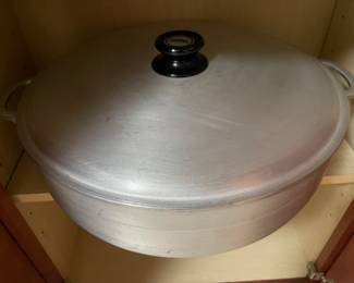 Vintage Commercial 16" Benecasa Aluminum Dutch Oven
