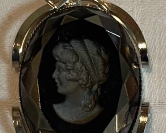 Stunning Vintage Black Glasss Cameo  Pendant/Brooch