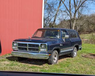 1884 DODGE RAM CHARGER- ACCORDING TO THE OWNER, IT NEEDS $600 OF WORK TO GET IT RUNNING!  GREAT CONDITION!
