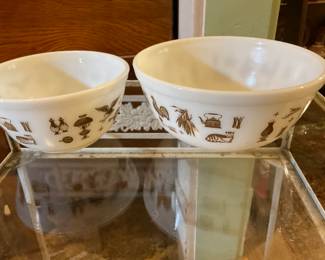 Pyrex mixing bowls