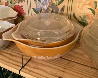 Pyrex mixing bowls