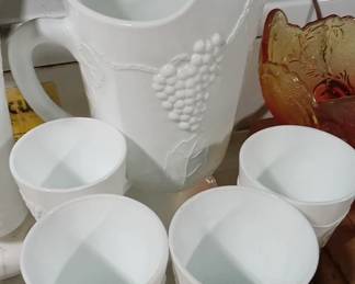 Harvest grape milk glass set
