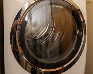 Side-by-Side Washer & Dryer Set with Front Load Washer and Gas Dryer in White