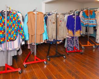 Lots of 2x and 3s Ladies Clothing