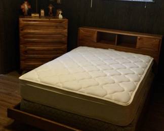 Sculptured Pine by Franklin Shockley bedroom furniture