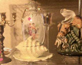 Porcelain vase with lady’s 