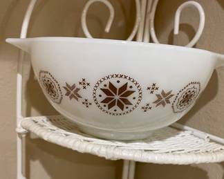 1 brown and white vintage pyrex