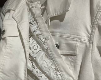 chicos white demin w/ lace