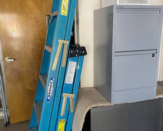 werner ladders like new so well kept !! like everything at this home