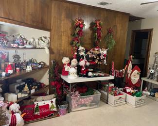 we NEEDED A WHOLE ROOM FOR CHRISTMAS !!