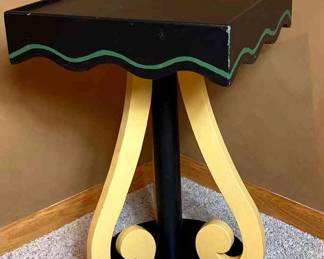 Decorative Scroll Side Table By Lane