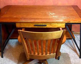 Pottery Barn Vintage Farm Table And Chair