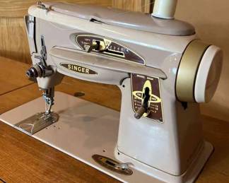 Vintage Singer Sewing Machine 
