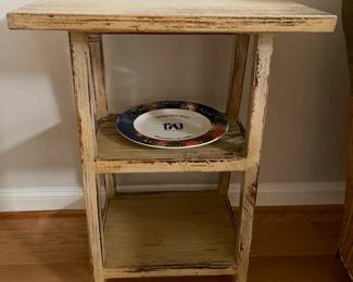 Distressed wood accent table 