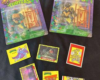 Turtles Donatello And Michelangelo and Collectors Cards