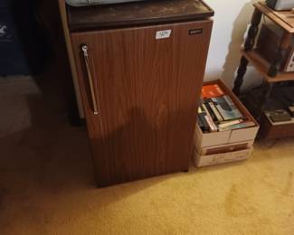 Smal refrigerator 