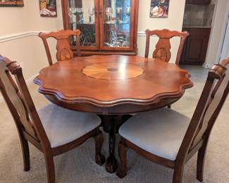 Table and 4 chairs 