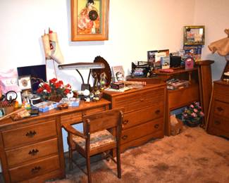 Middle Bedroom Overview