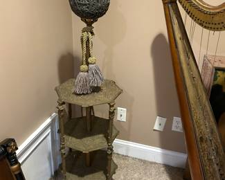 ANTIQUE FLOOR LAMP.