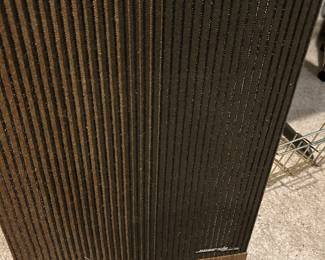 LARGE BOSE FLOOR SPEAKER.