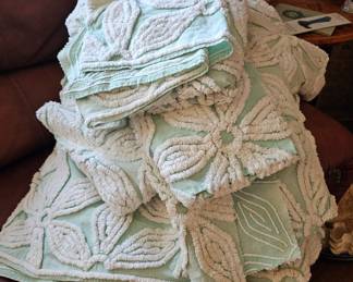 Great old Chenille Bedspread, Throw Rug, Pillowcases