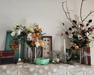 Antique Fireplace white Mantel, Objets D'Art adorning the Surface