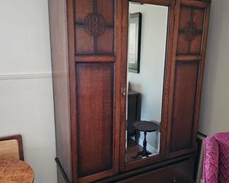 Large Oak English Closet