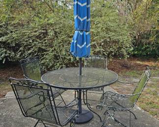 Vintage Outdoor Furniture by Woodard MCM