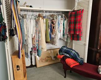 More Vintage Linen, Wool Blankets 